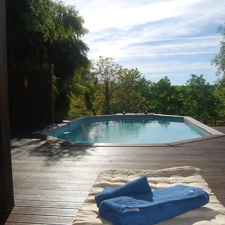 Au Son De L Angelus Bed & Breakfast Moncrabeau Bagian luar foto