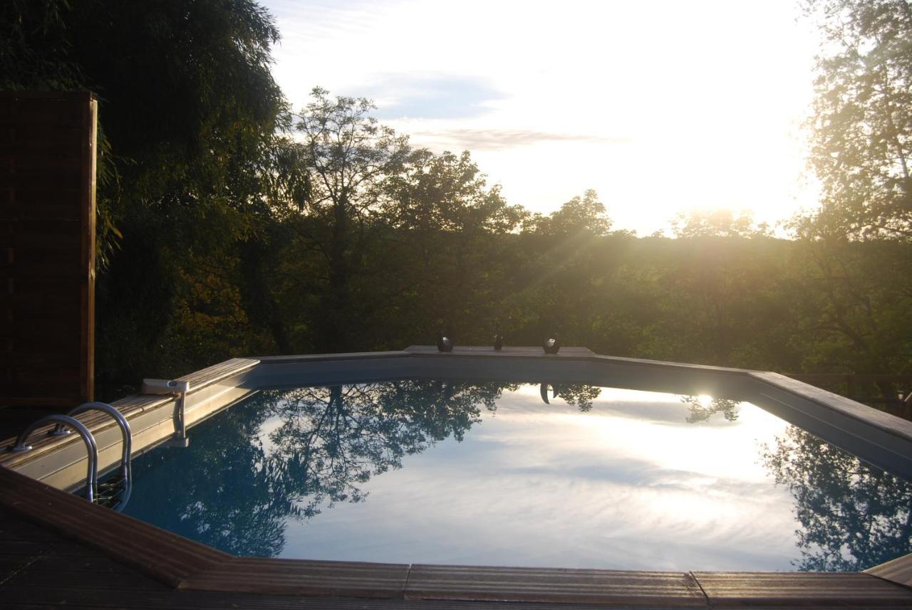 Au Son De L Angelus Bed & Breakfast Moncrabeau Bagian luar foto