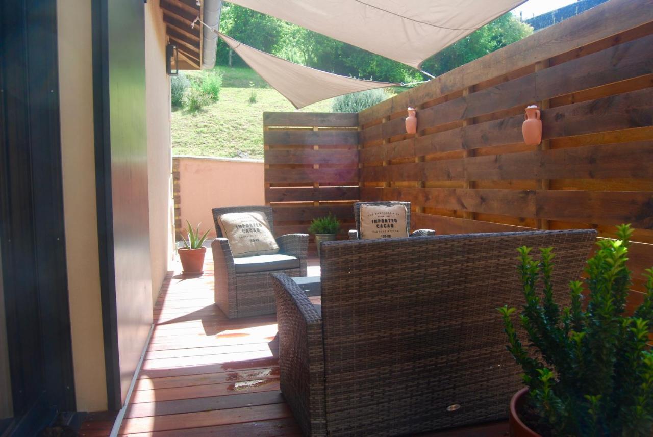 Au Son De L Angelus Bed & Breakfast Moncrabeau Bagian luar foto